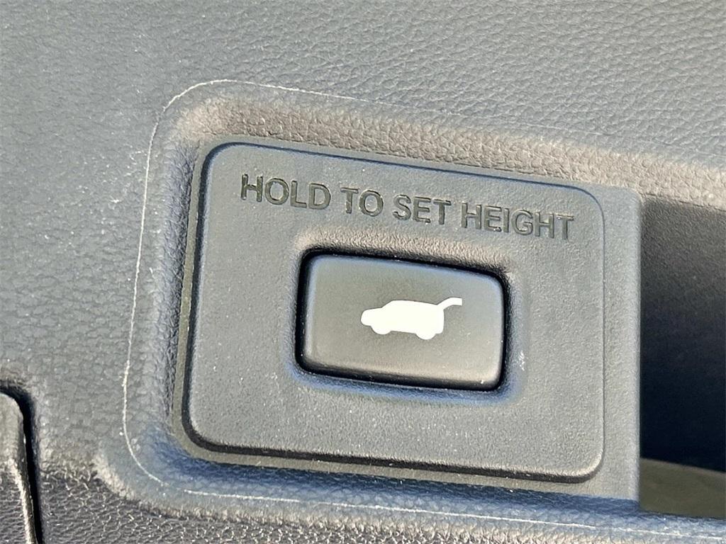 used 2021 Acura RDX car, priced at $28,903