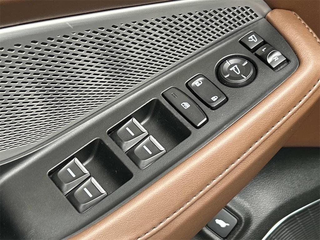 used 2022 Acura MDX car, priced at $32,921