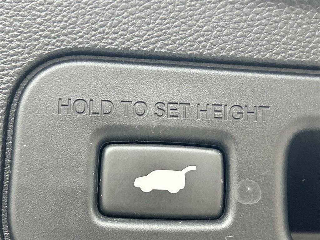 used 2022 Acura MDX car, priced at $32,921