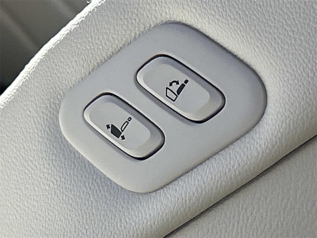 new 2026 Genesis GV80 car, priced at $67,075