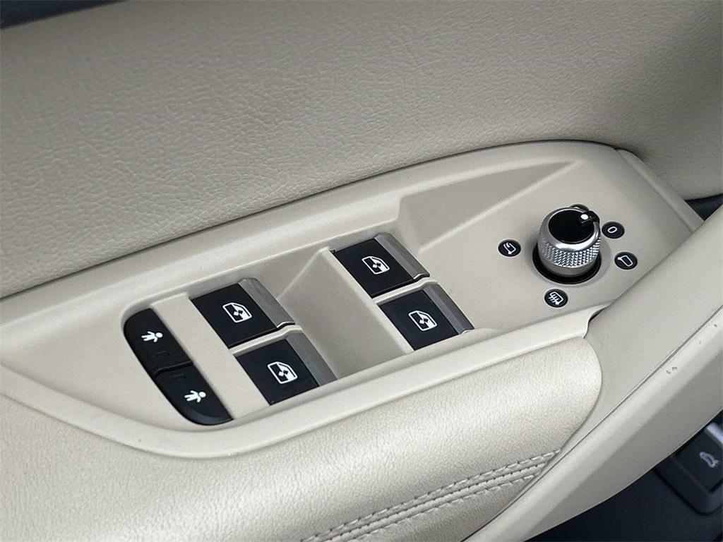 used 2020 Audi Q5 car, priced at $20,901