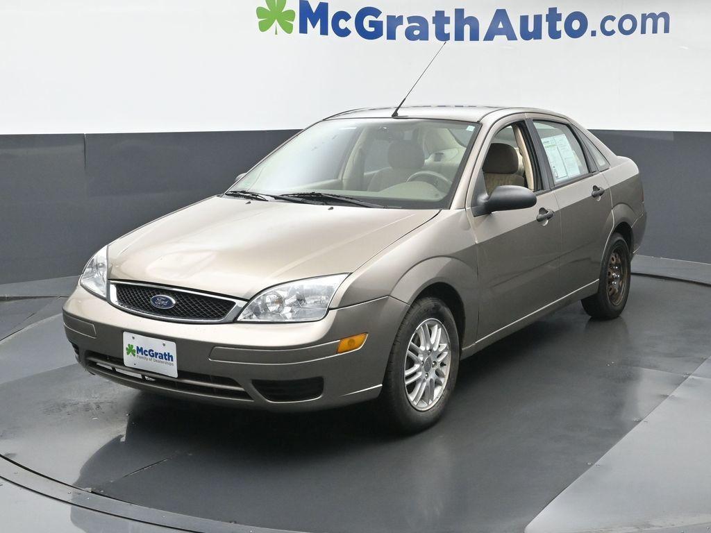 used 2005 Ford Focus car, priced at $4,000
