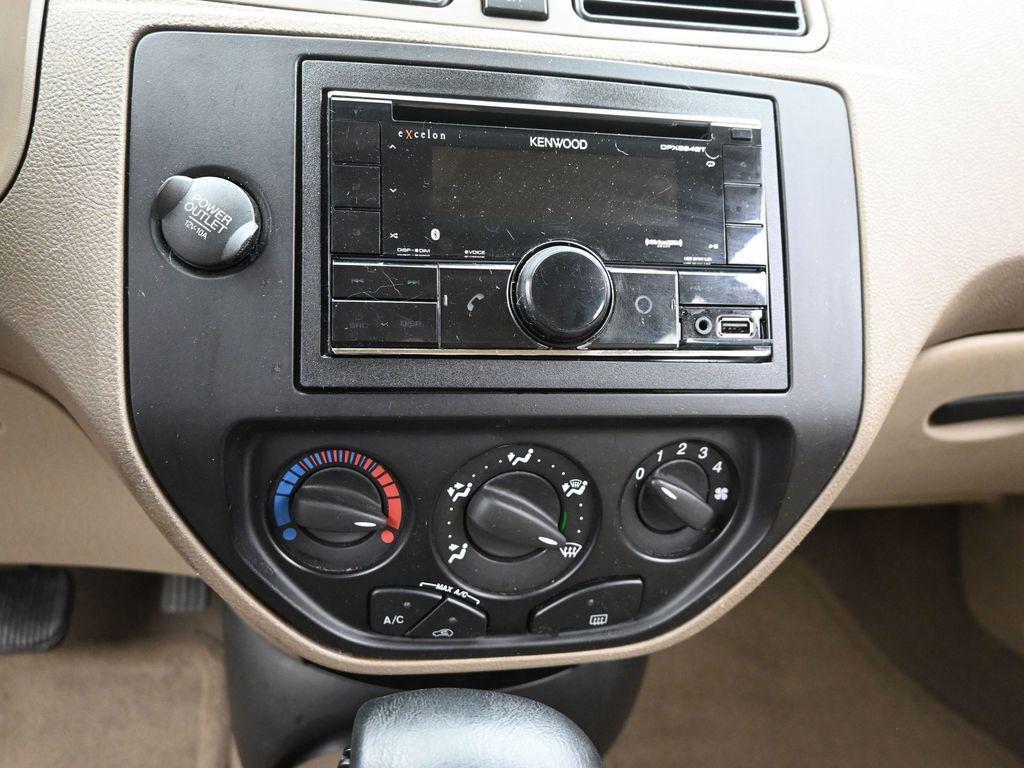 used 2005 Ford Focus car, priced at $4,000