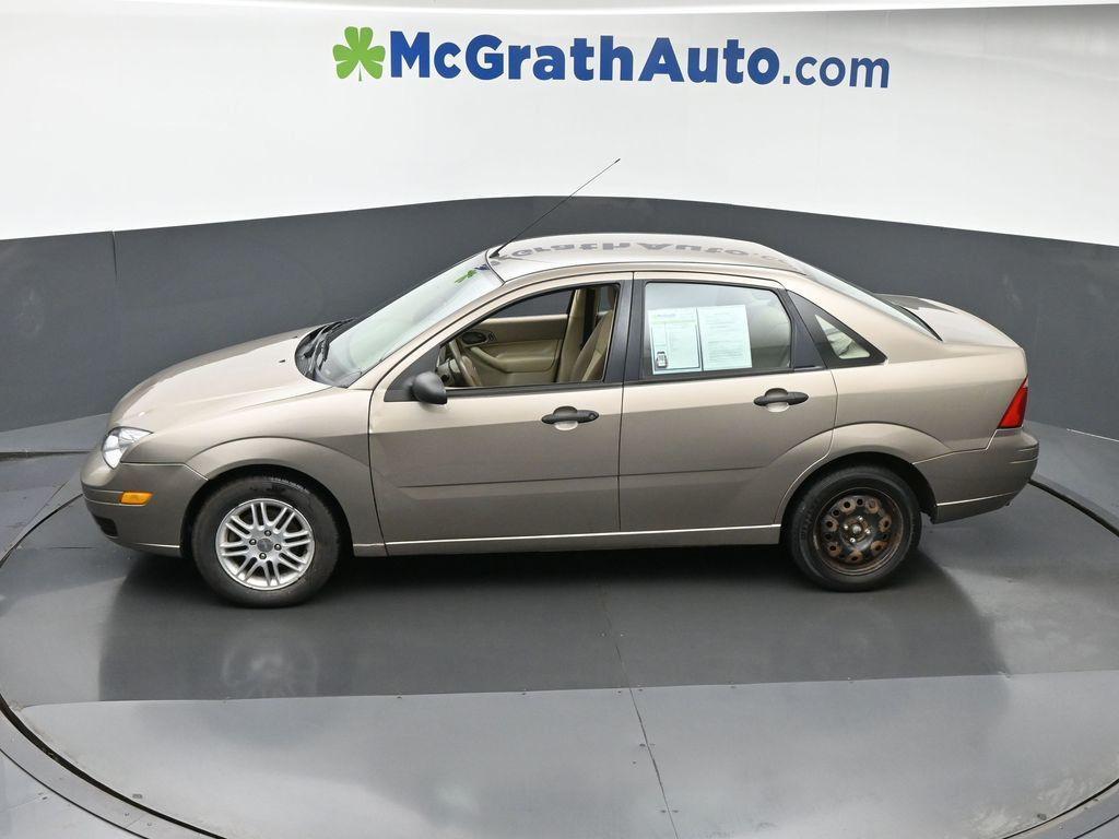 used 2005 Ford Focus car, priced at $4,000