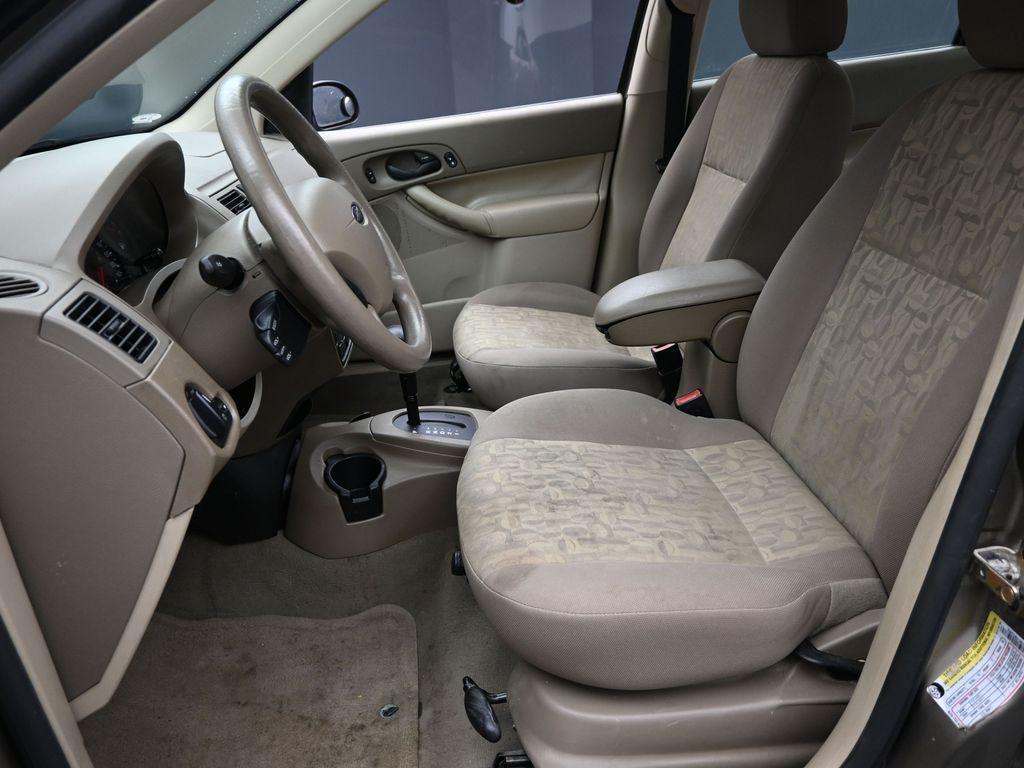 used 2005 Ford Focus car, priced at $4,000