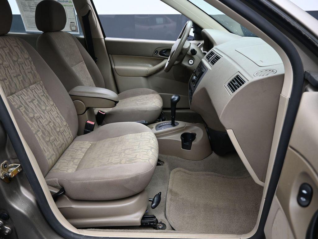used 2005 Ford Focus car, priced at $4,000