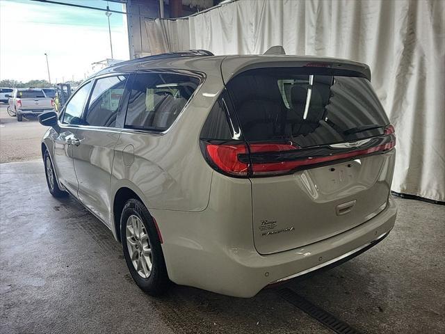 used 2021 Chrysler Pacifica car, priced at $18,995