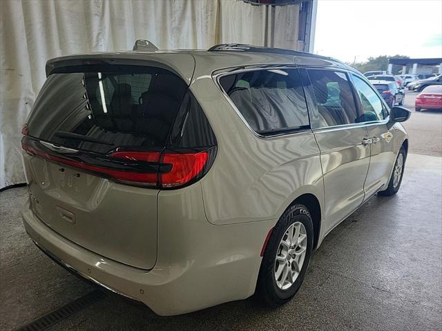 used 2021 Chrysler Pacifica car, priced at $18,995