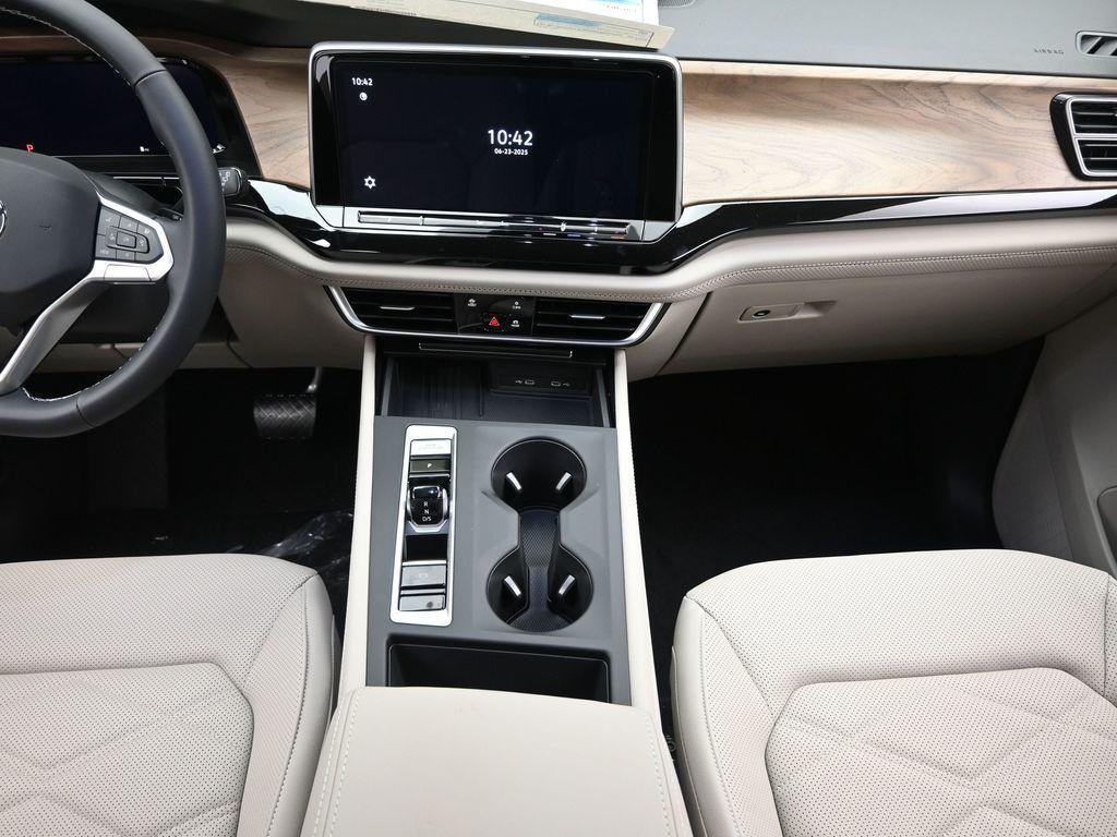 new 2025 Volkswagen Atlas car, priced at $35,636