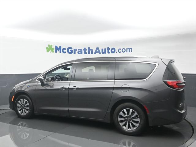 used 2021 Chrysler Pacifica Hybrid car, priced at $21,500