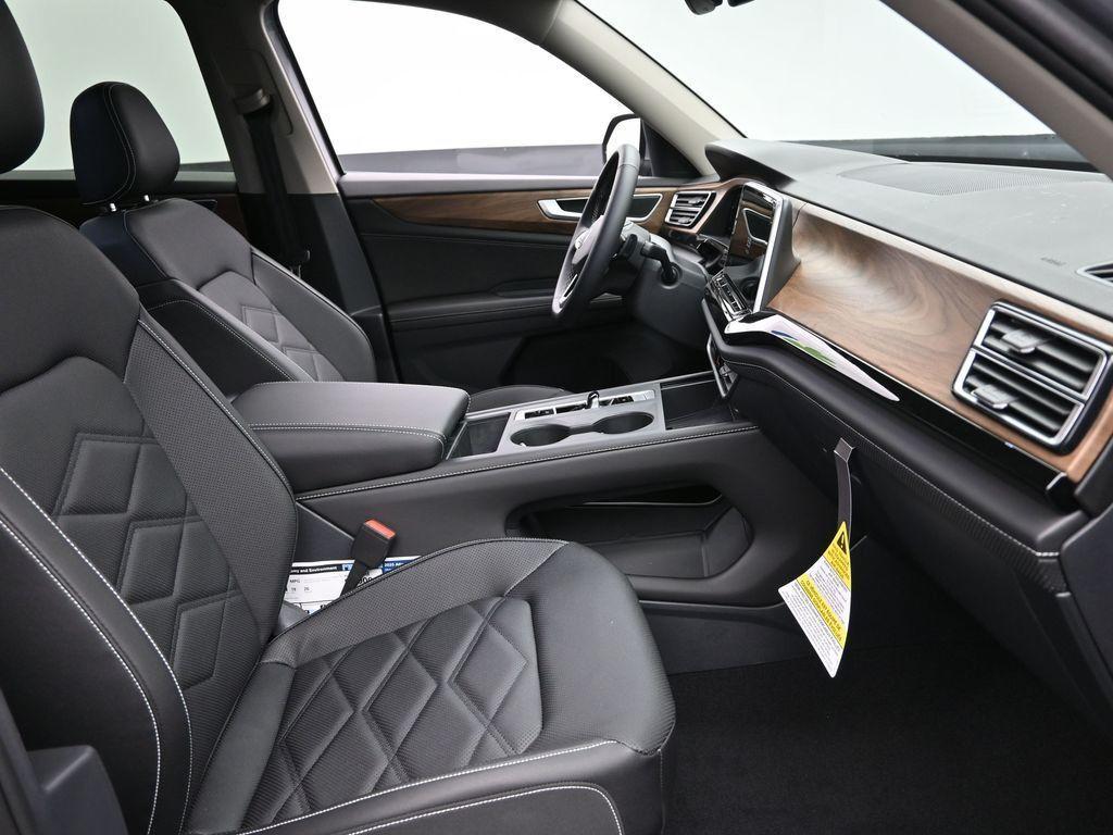 new 2025 Volkswagen Atlas car, priced at $37,006