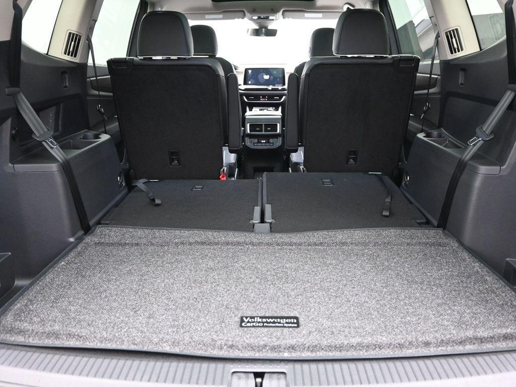 new 2025 Volkswagen Atlas car, priced at $50,759