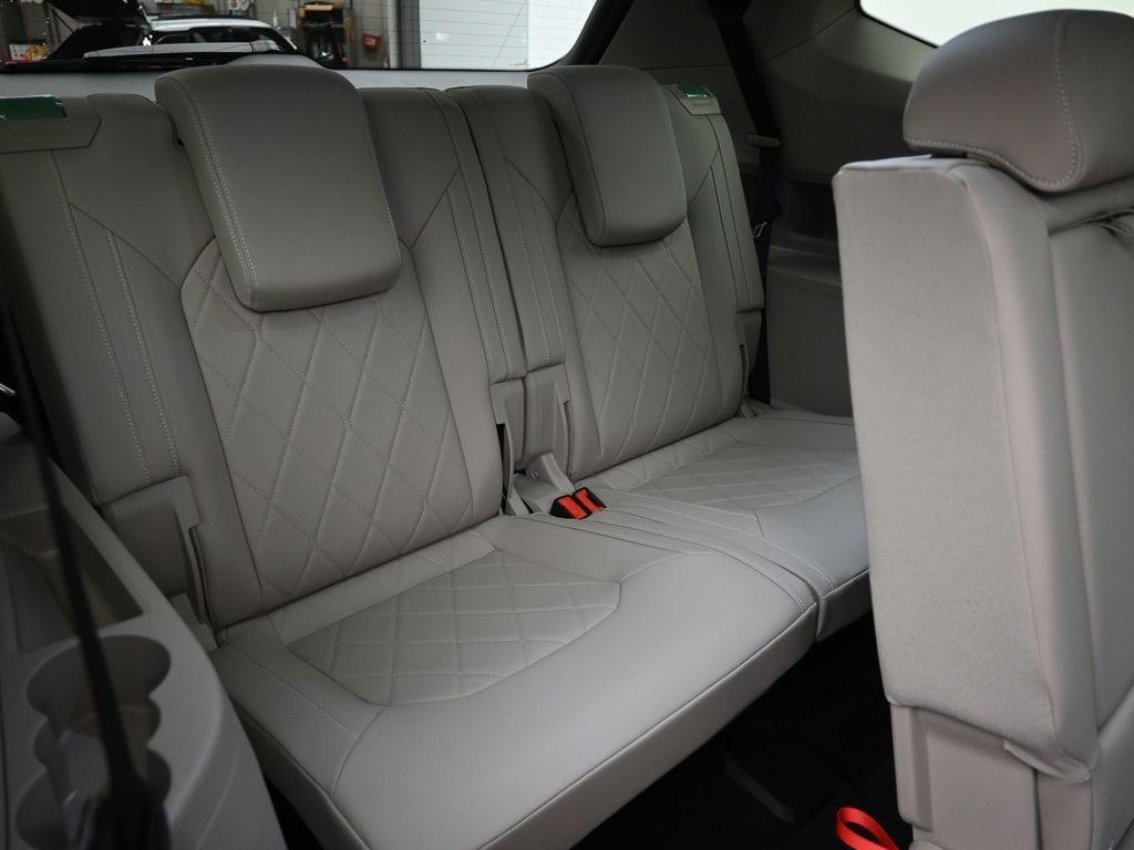 new 2025 Volkswagen Atlas car, priced at $50,354