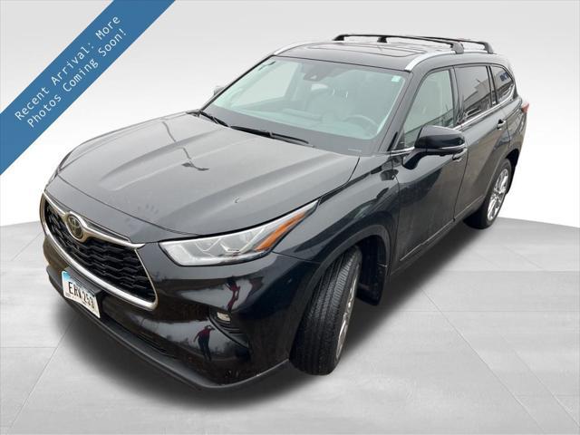 used 2023 Toyota Highlander car, priced at $39,500