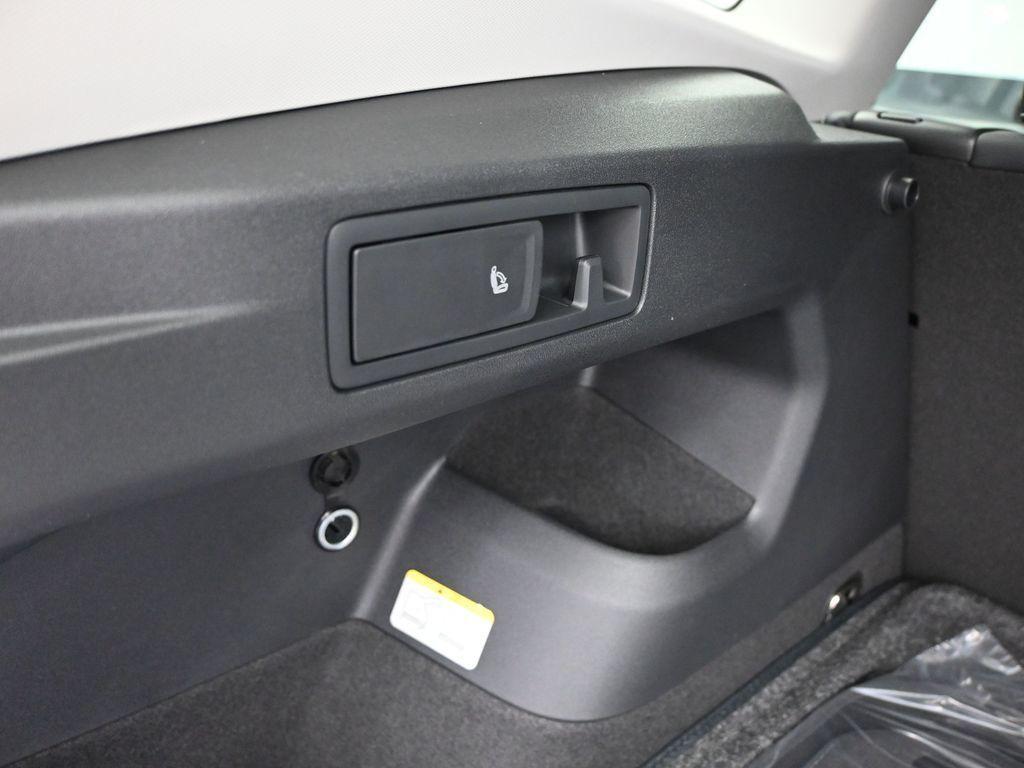 new 2025 Volkswagen Tiguan car, priced at $33,002