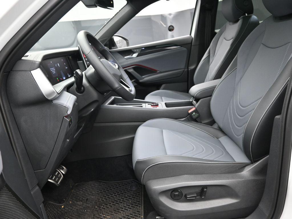 new 2025 Volkswagen Tiguan car, priced at $37,225