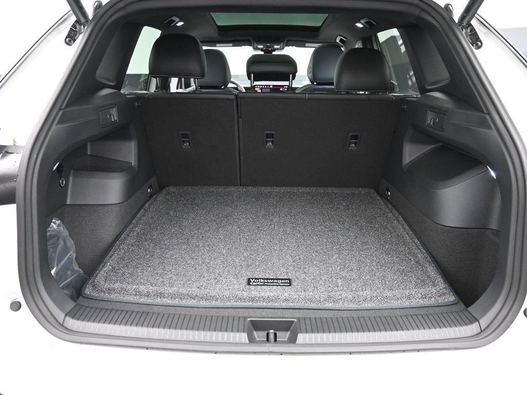 new 2025 Volkswagen Tiguan car, priced at $37,225
