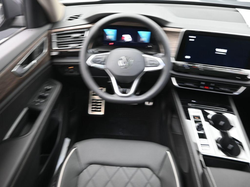 new 2025 Volkswagen Atlas car, priced at $50,303