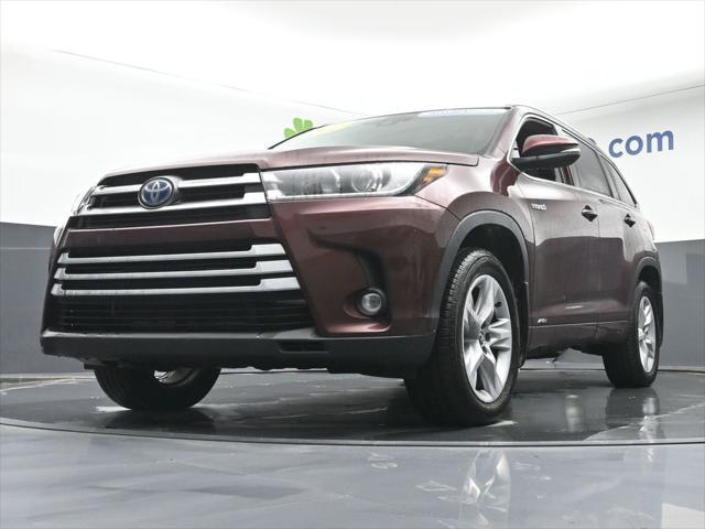 used 2019 Toyota Highlander Hybrid car, priced at $29,526