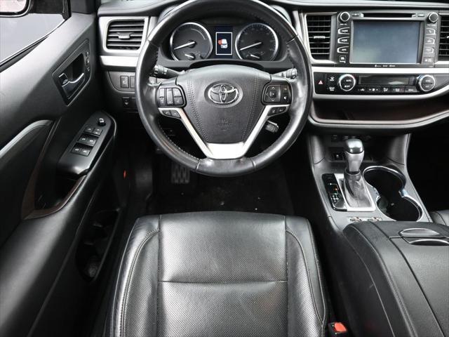 used 2019 Toyota Highlander Hybrid car, priced at $29,526