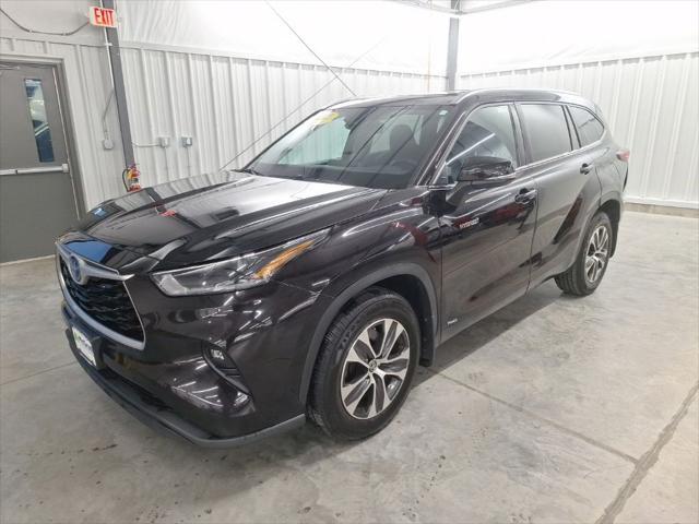 used 2021 Toyota Highlander Hybrid car, priced at $30,000