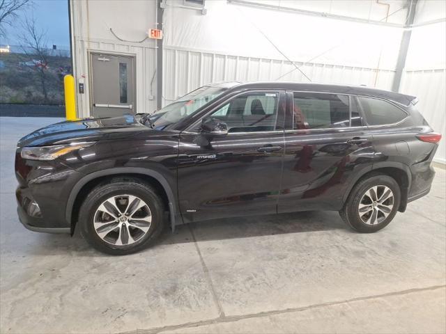 used 2021 Toyota Highlander Hybrid car, priced at $30,000