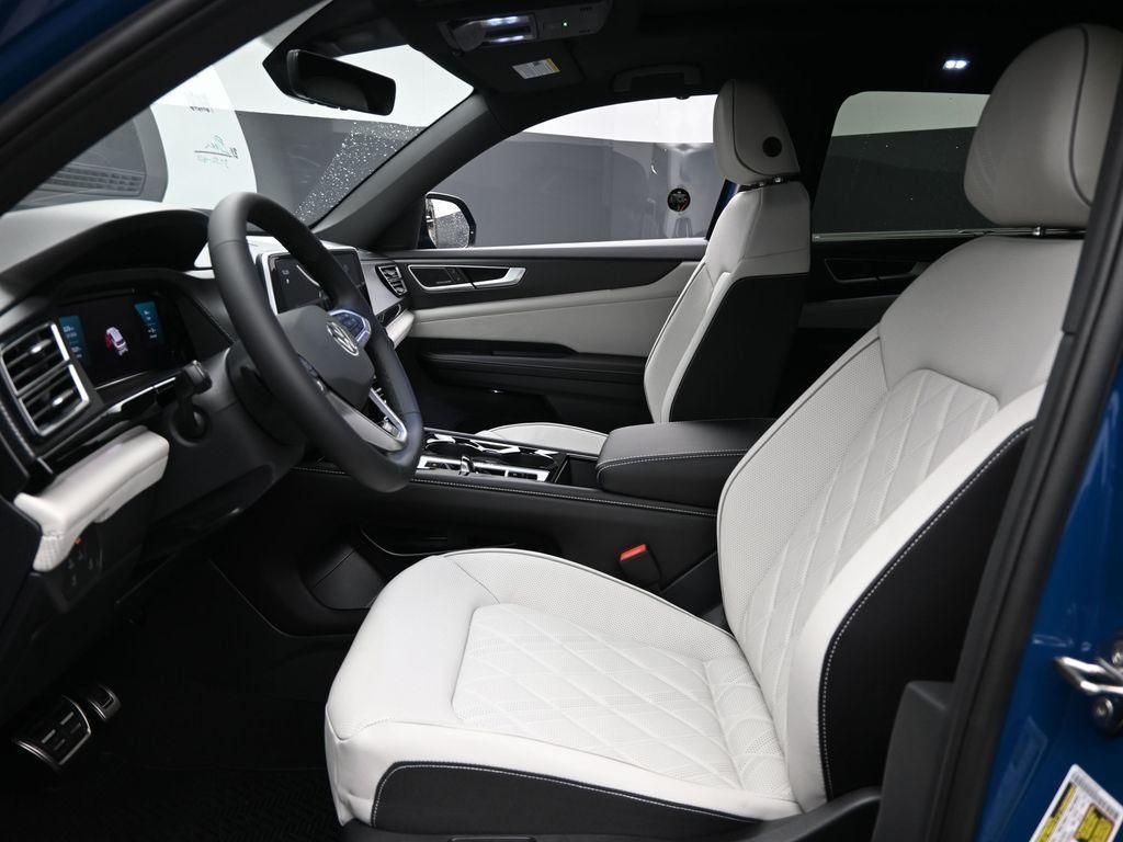 new 2026 Volkswagen Atlas Cross Sport car, priced at $53,469