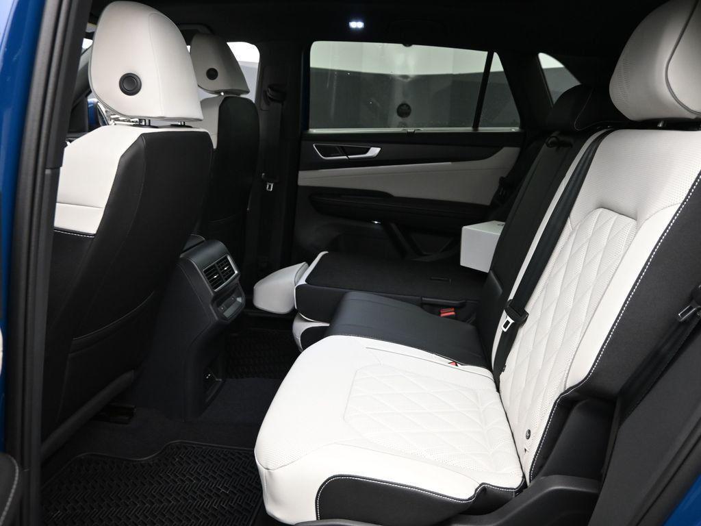 new 2026 Volkswagen Atlas Cross Sport car, priced at $53,469