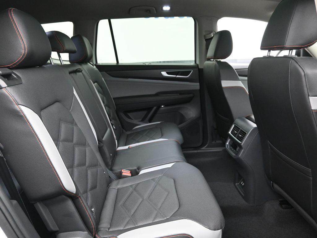 new 2025 Volkswagen Atlas car, priced at $42,654