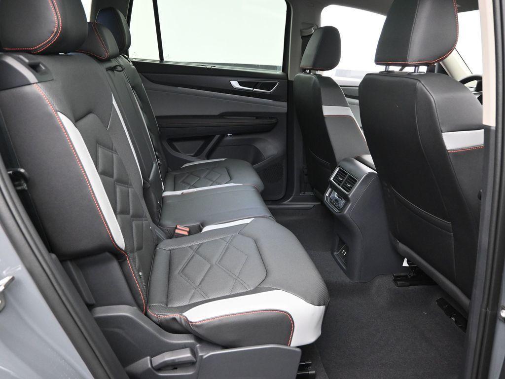 new 2025 Volkswagen Atlas car, priced at $43,264