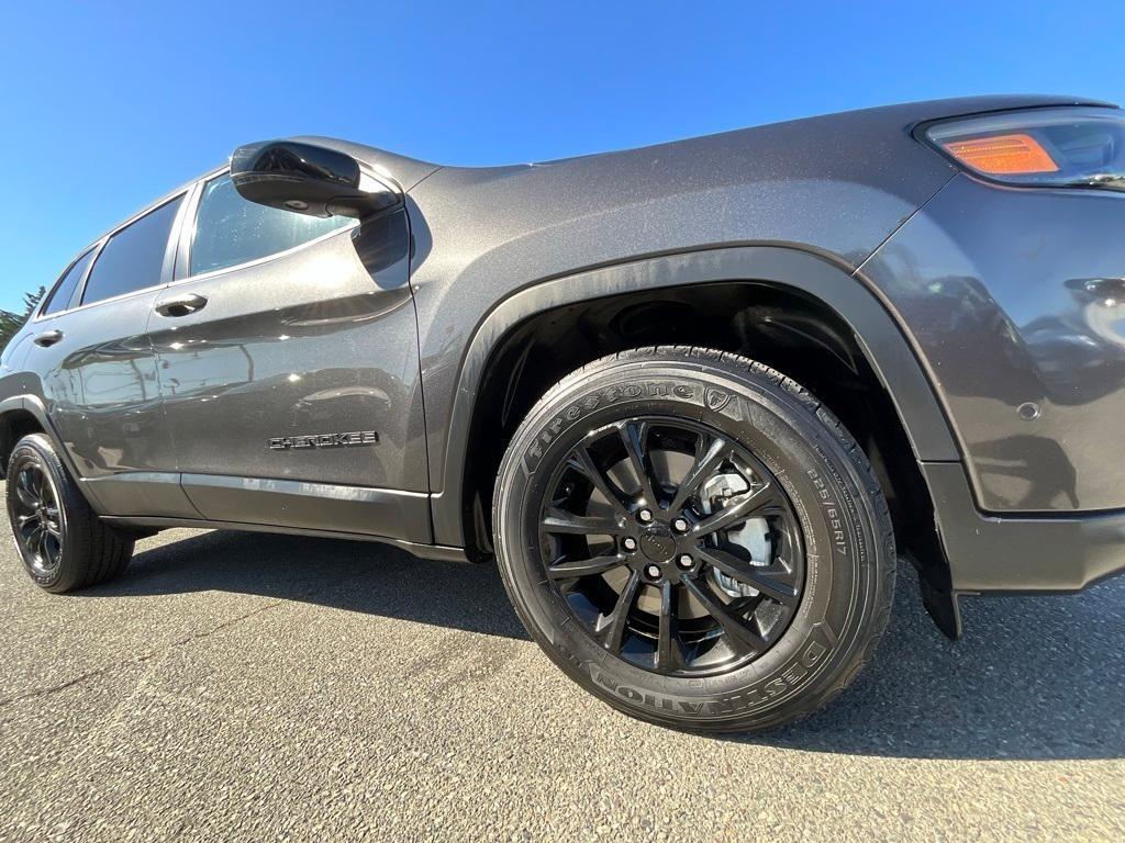 used 2023 Jeep Cherokee car, priced at $23,550