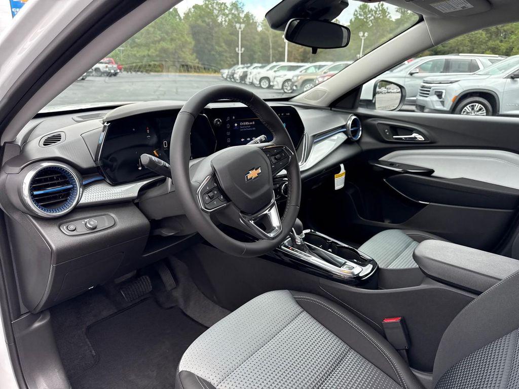 new 2025 Chevrolet Trax car, priced at $25,525