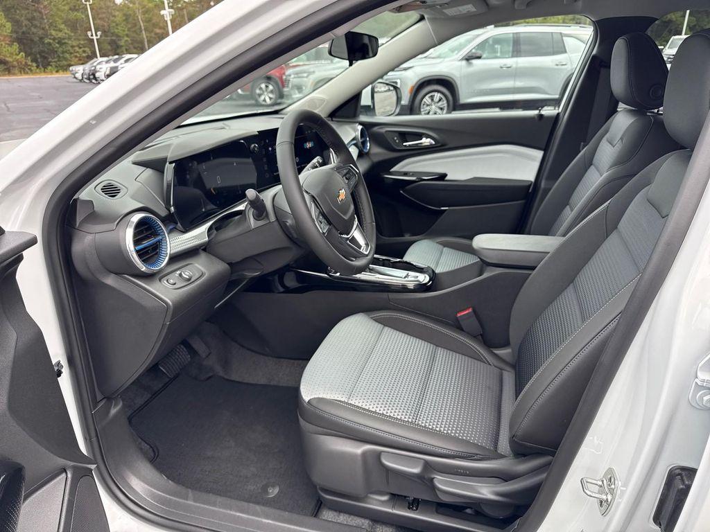new 2025 Chevrolet Trax car, priced at $25,525