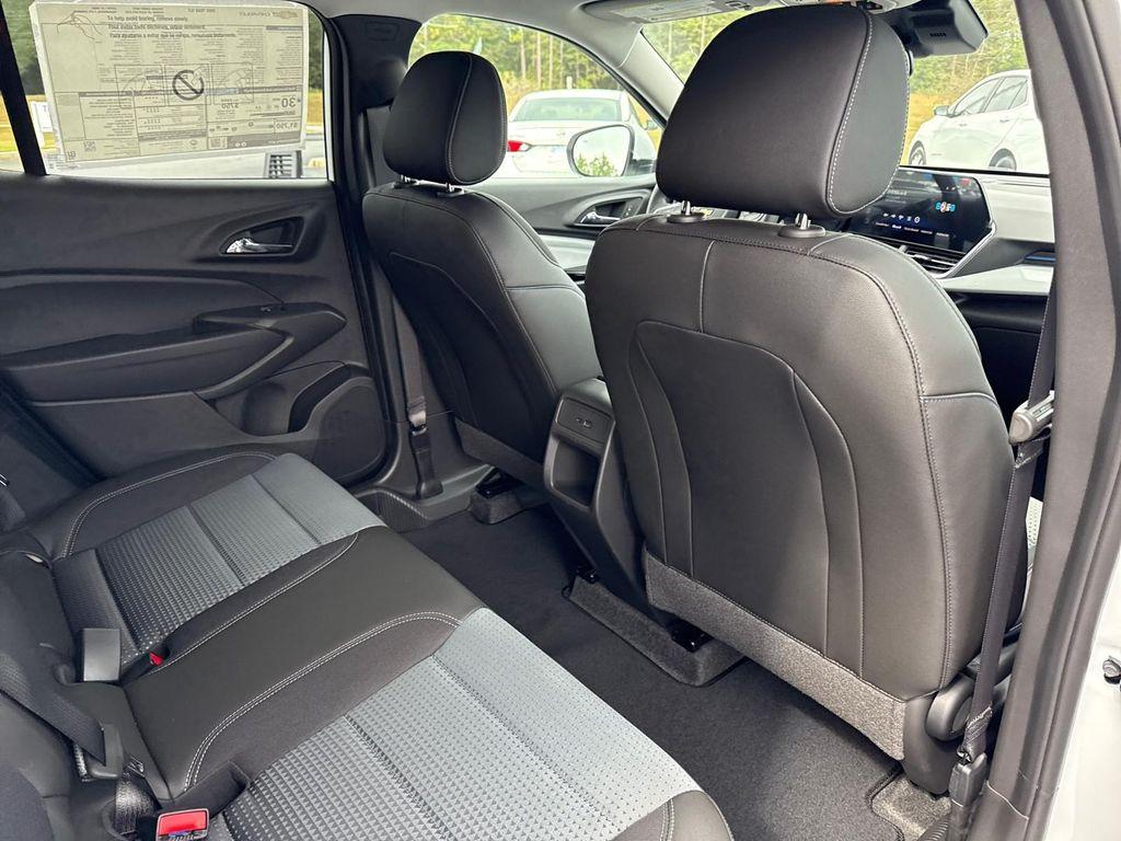 new 2025 Chevrolet Trax car, priced at $25,525