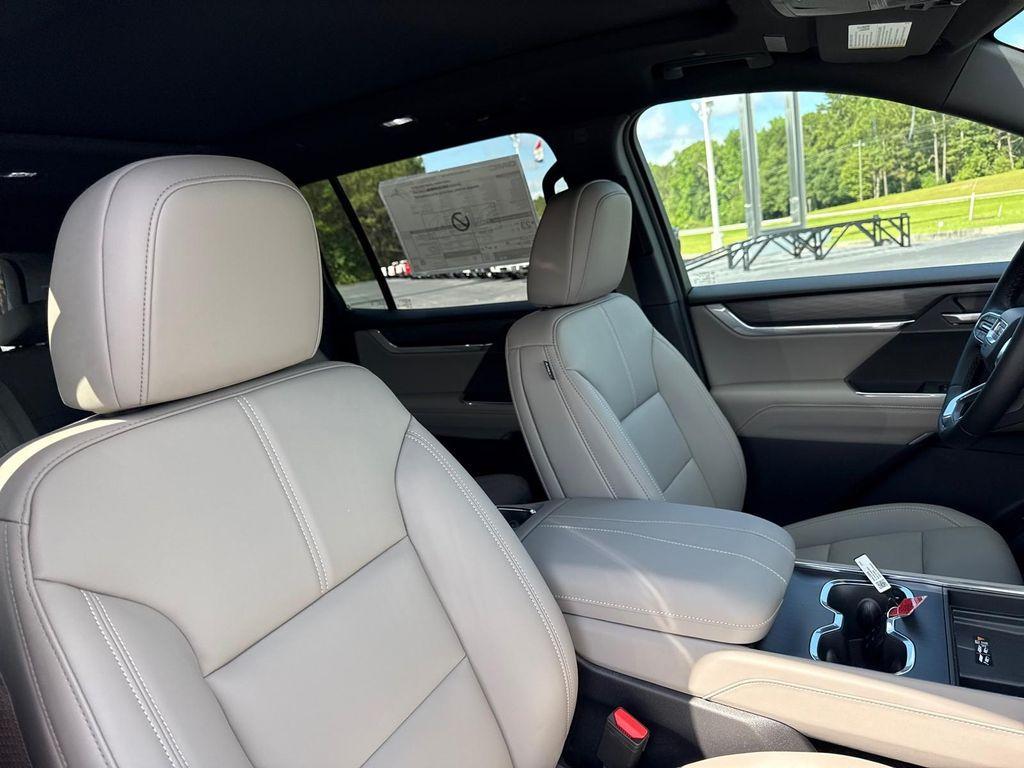 new 2025 GMC Acadia car, priced at $47,979