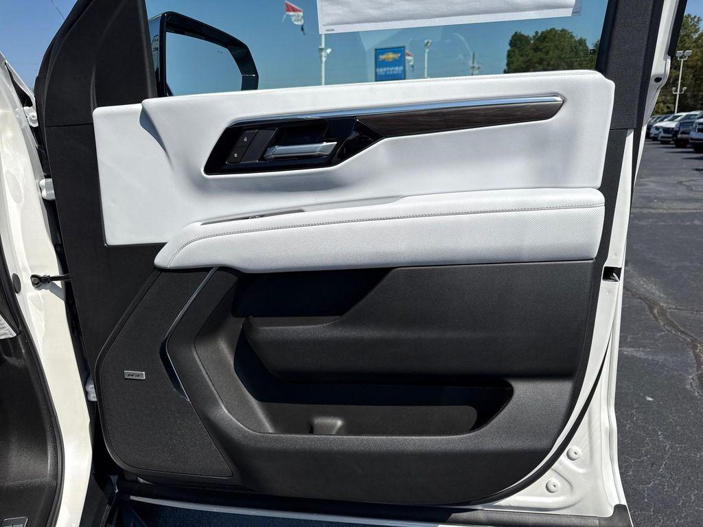 new 2025 Chevrolet Tahoe car, priced at $79,710