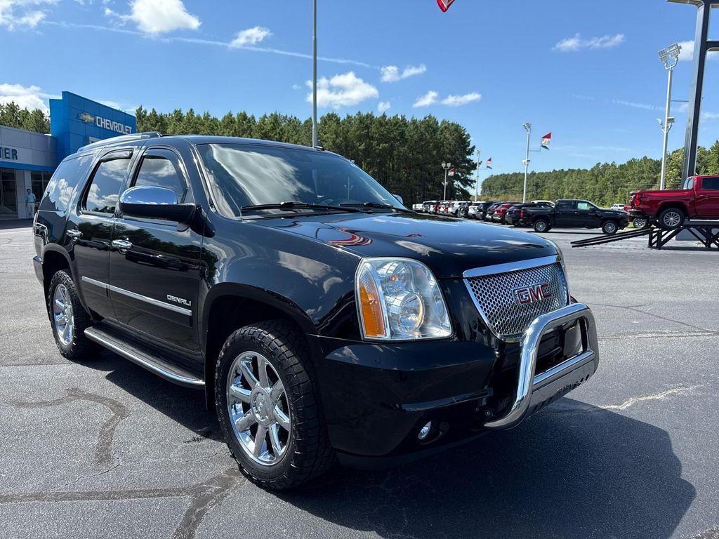 used 2014 GMC Yukon car, priced at $19,995