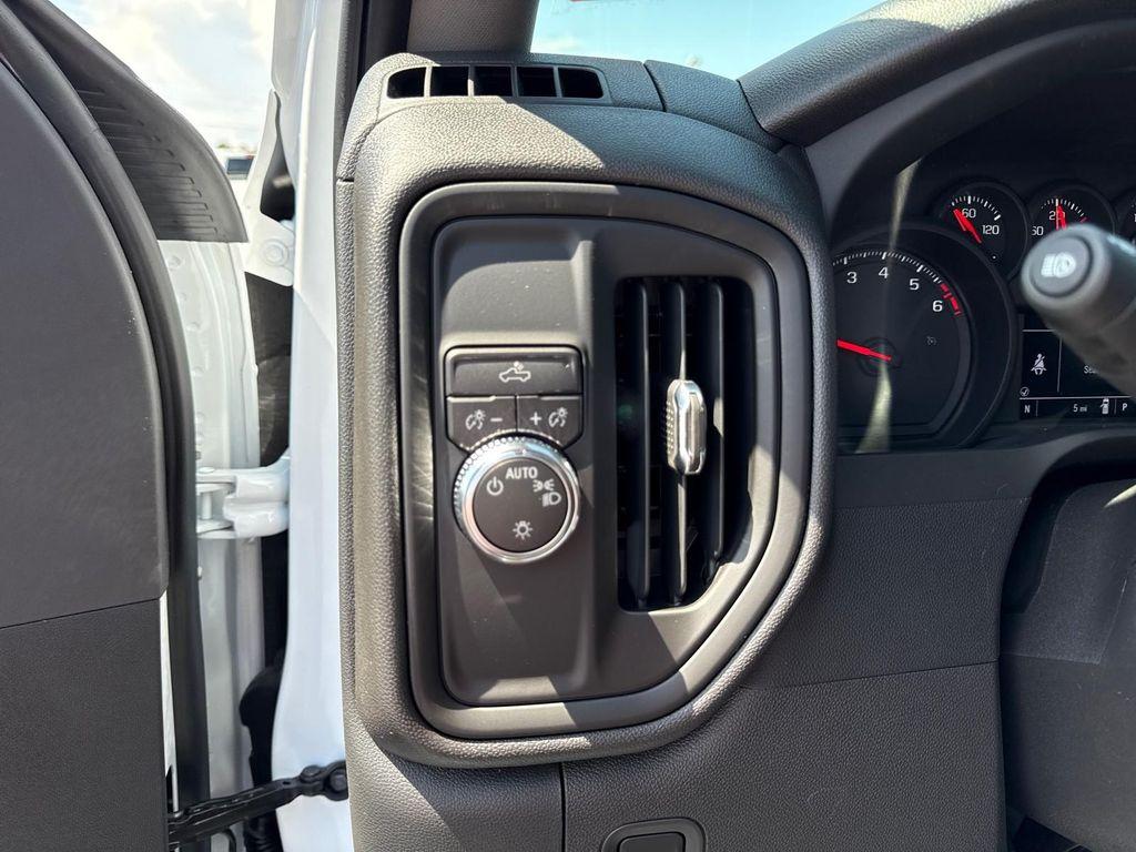 new 2025 GMC Sierra 1500 car, priced at $39,495