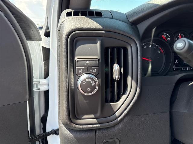 new 2025 GMC Sierra 1500 car, priced at $39,495