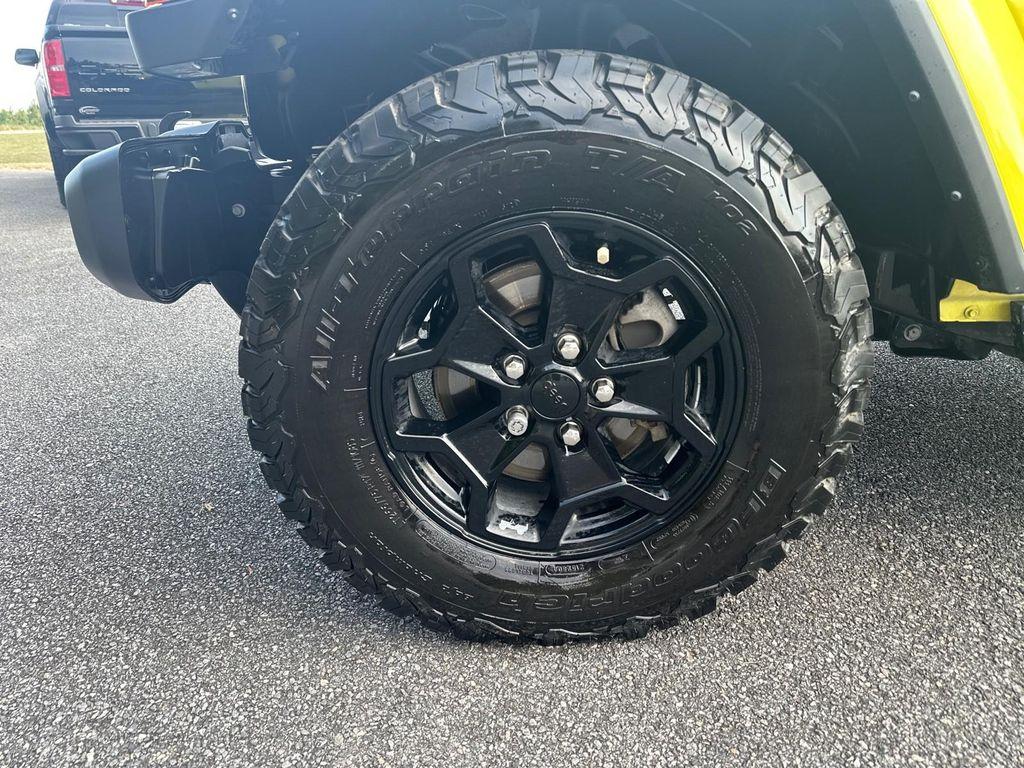 used 2023 Jeep Gladiator car, priced at $30,988