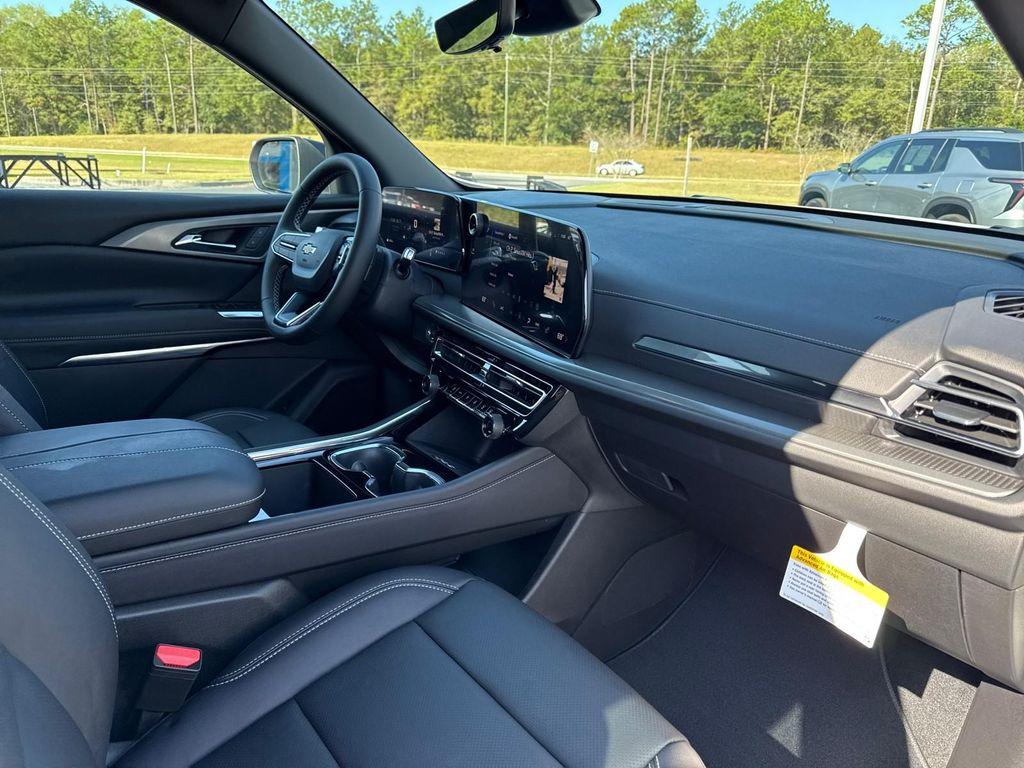 new 2026 Chevrolet Traverse car, priced at $47,755