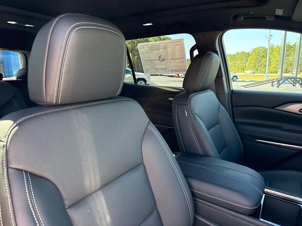 new 2026 Chevrolet Traverse car, priced at $47,755