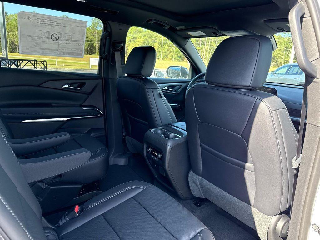 new 2026 Chevrolet Traverse car, priced at $47,755