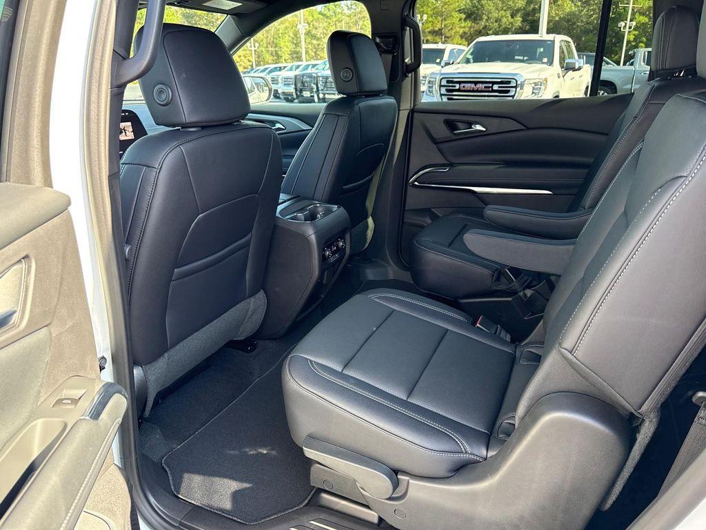 new 2026 Chevrolet Traverse car, priced at $47,755