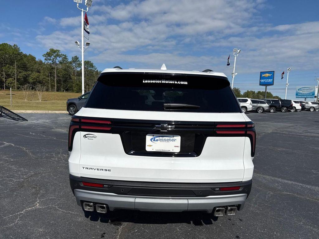 new 2026 Chevrolet Traverse car, priced at $47,755