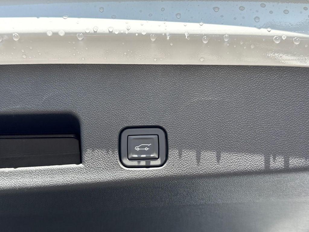 new 2026 Chevrolet Traverse car, priced at $47,755