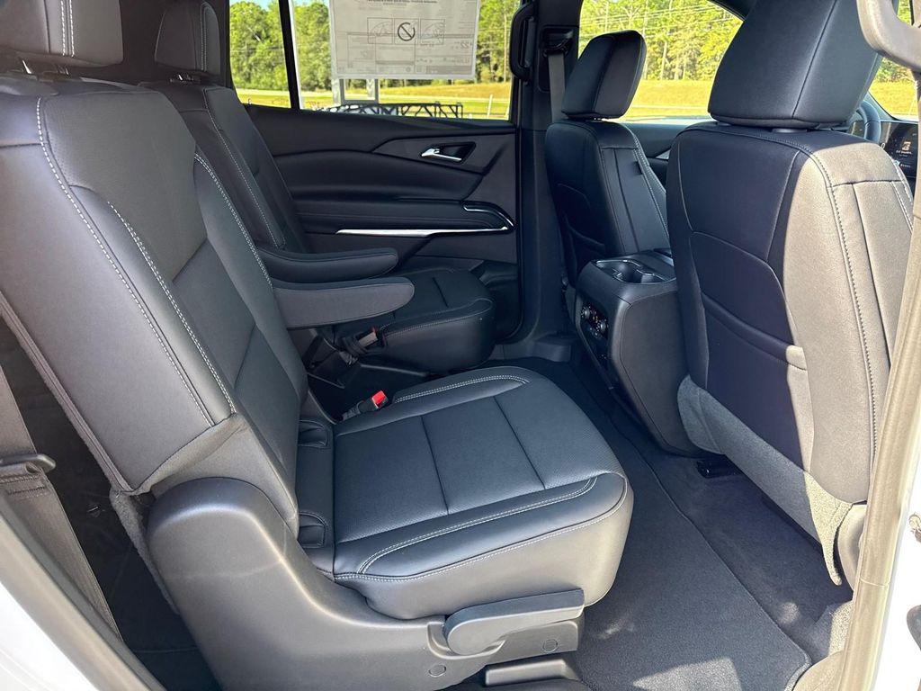 new 2026 Chevrolet Traverse car, priced at $47,755