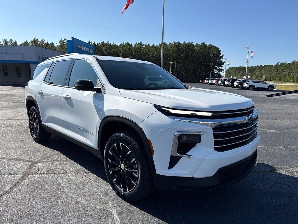 new 2026 Chevrolet Traverse car, priced at $47,755