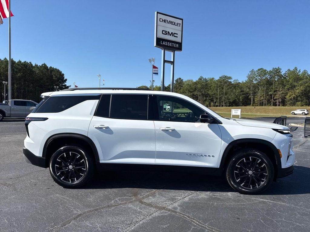 new 2026 Chevrolet Traverse car, priced at $47,755