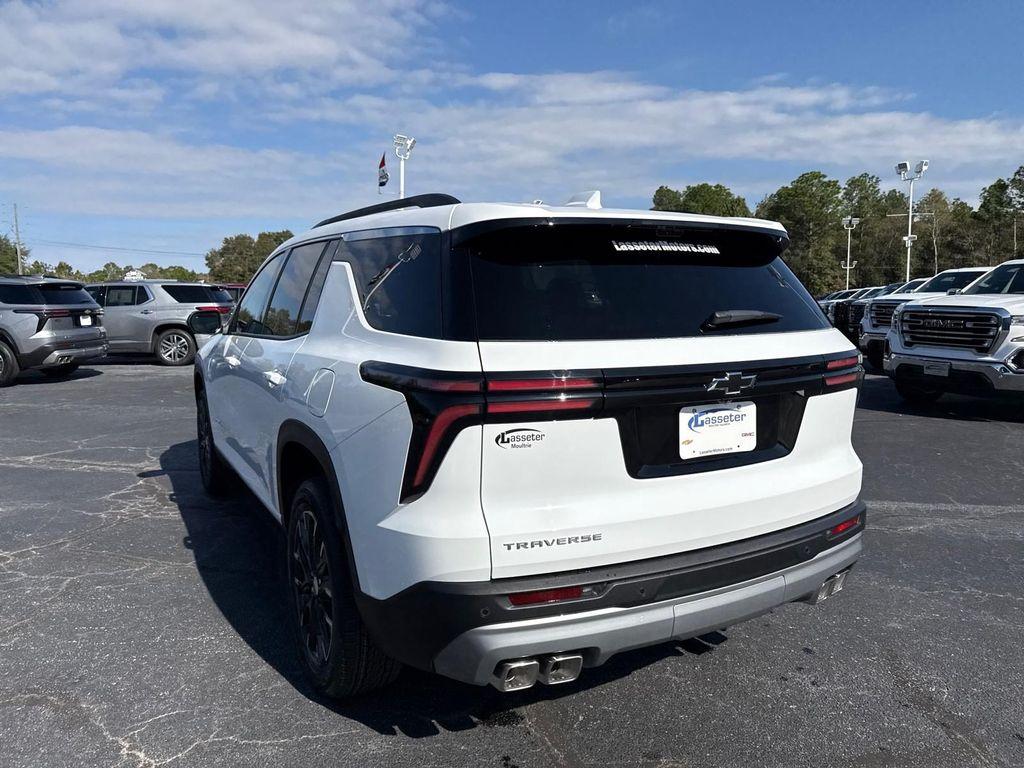 new 2026 Chevrolet Traverse car, priced at $47,755